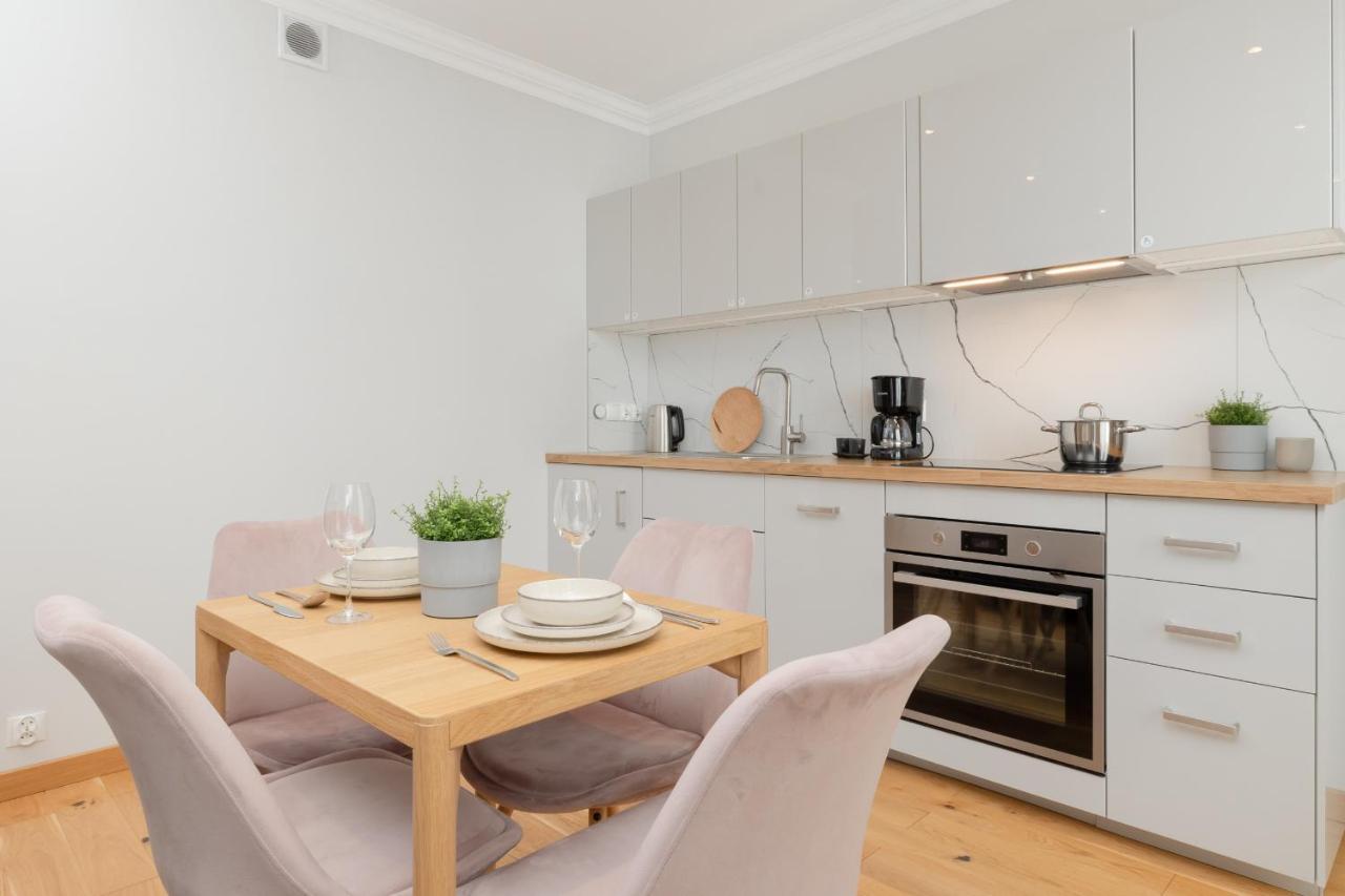 Apartment Z Tarasem W Centrum Swinoujscia By Renters